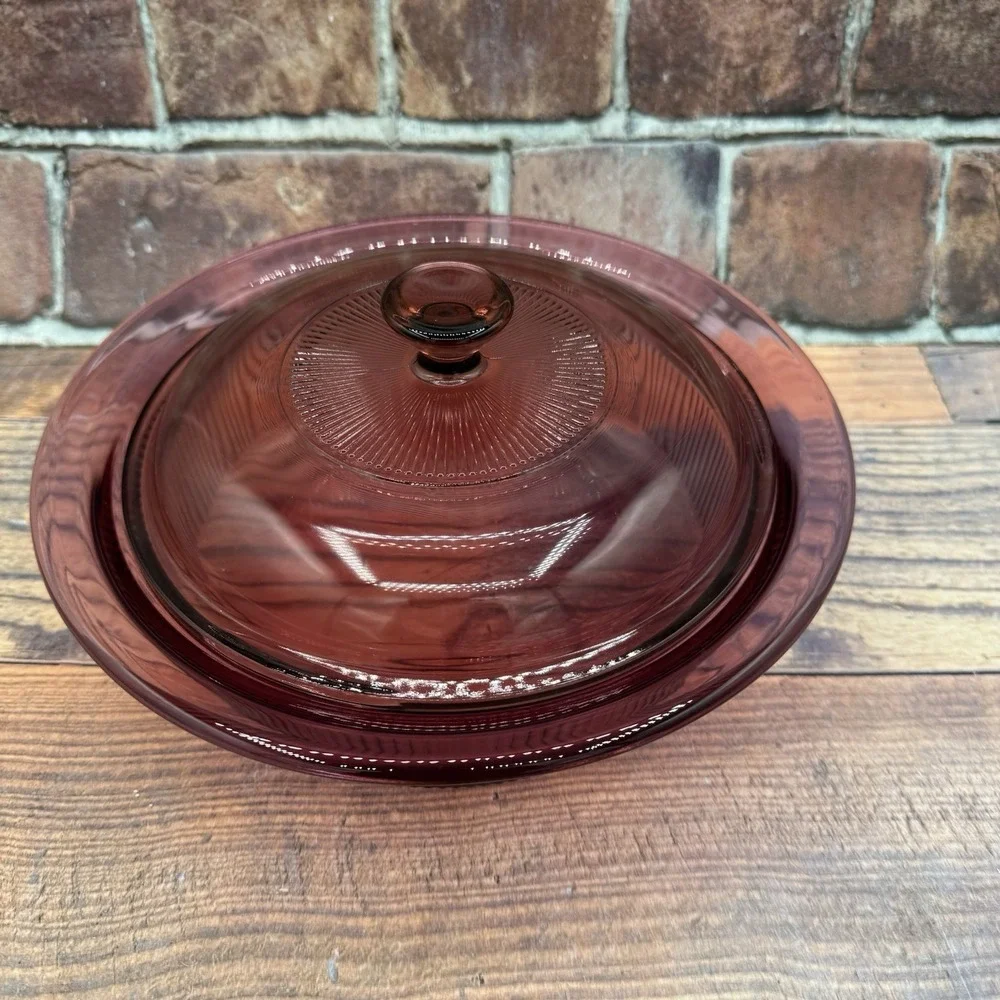 Corning Visions Cranberry Ribbed 1 Quart Casserole w/Pyrex Lid V-31-B Vintage